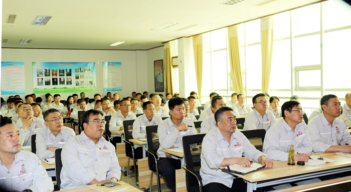 2019.05.24固根魂 聚正能 促发展——鲁泰化学开展党委书记讲廉政党课活动2.jpg