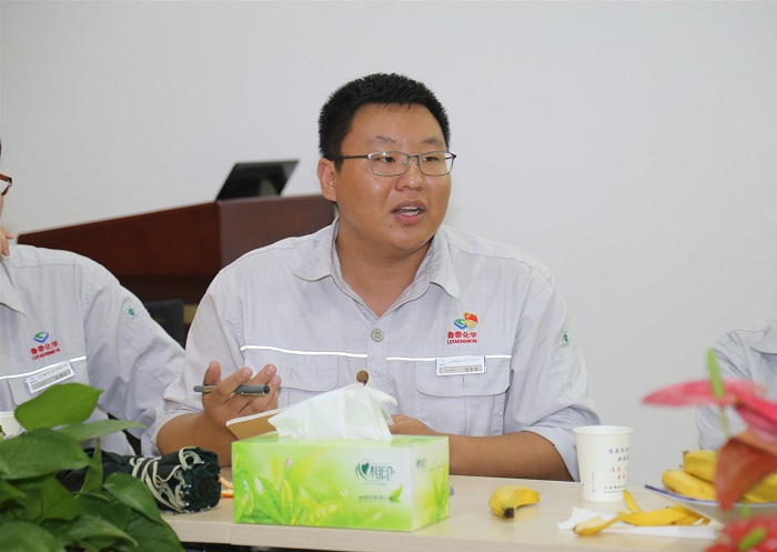1563952327822896.jpg 鲁泰化学召开青年大学生职工座谈会4.jpg