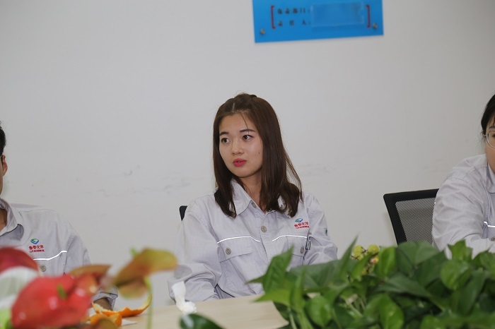 1563952380104717.jpg 鲁泰化学召开青年大学生职工座谈会3.JPG