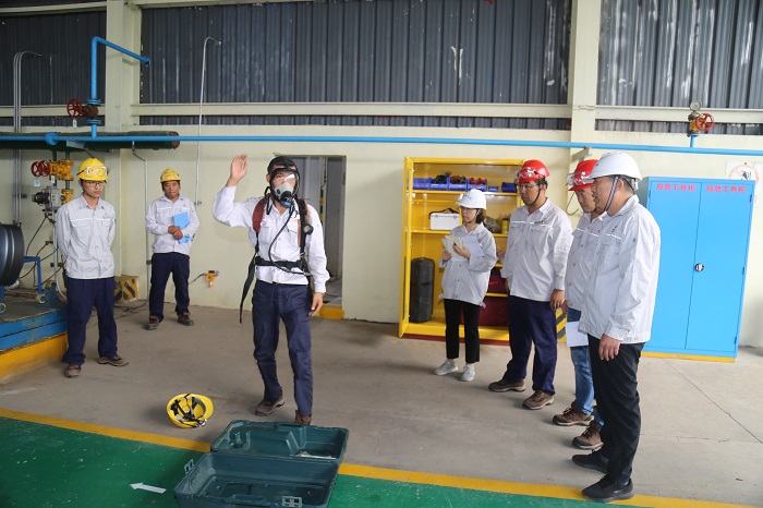 9.4省异地执法检查组来鲁泰化学进行执法检查 DOC 文档(1)(2)5.JPG