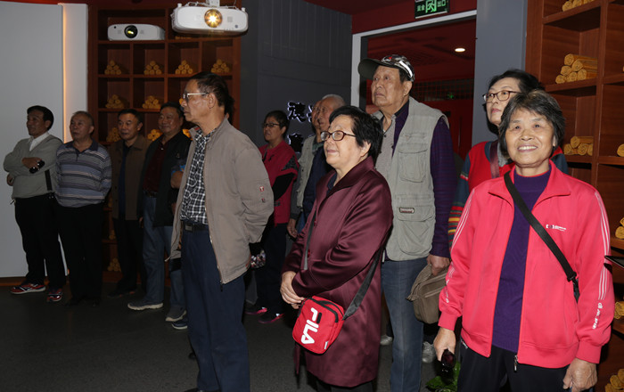 市县总工会老干部来鲁泰化学参观传统文化基地 (2).jpg