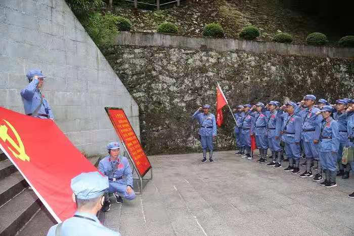 鲁泰化学“主题党日+”模式让组织生活“神形兼备” (6).jpg