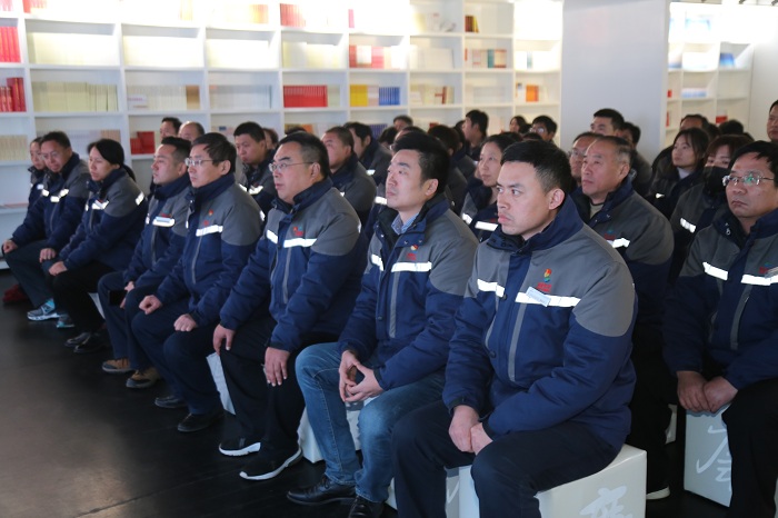 【专题活动】鲁泰化学组织党员干部、“四管人员”参加警示教育活动 (2).JPG