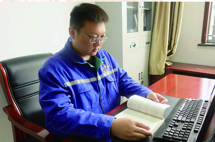 李辉 政治工作部（工会办公室）副主任兼行政党群党支部书记.png