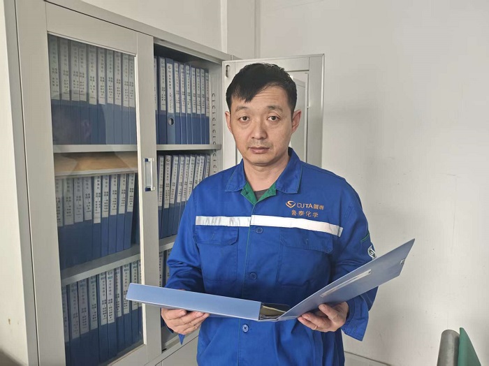 强乃坤   氯碱车间盐酸工段副工段长.jpg